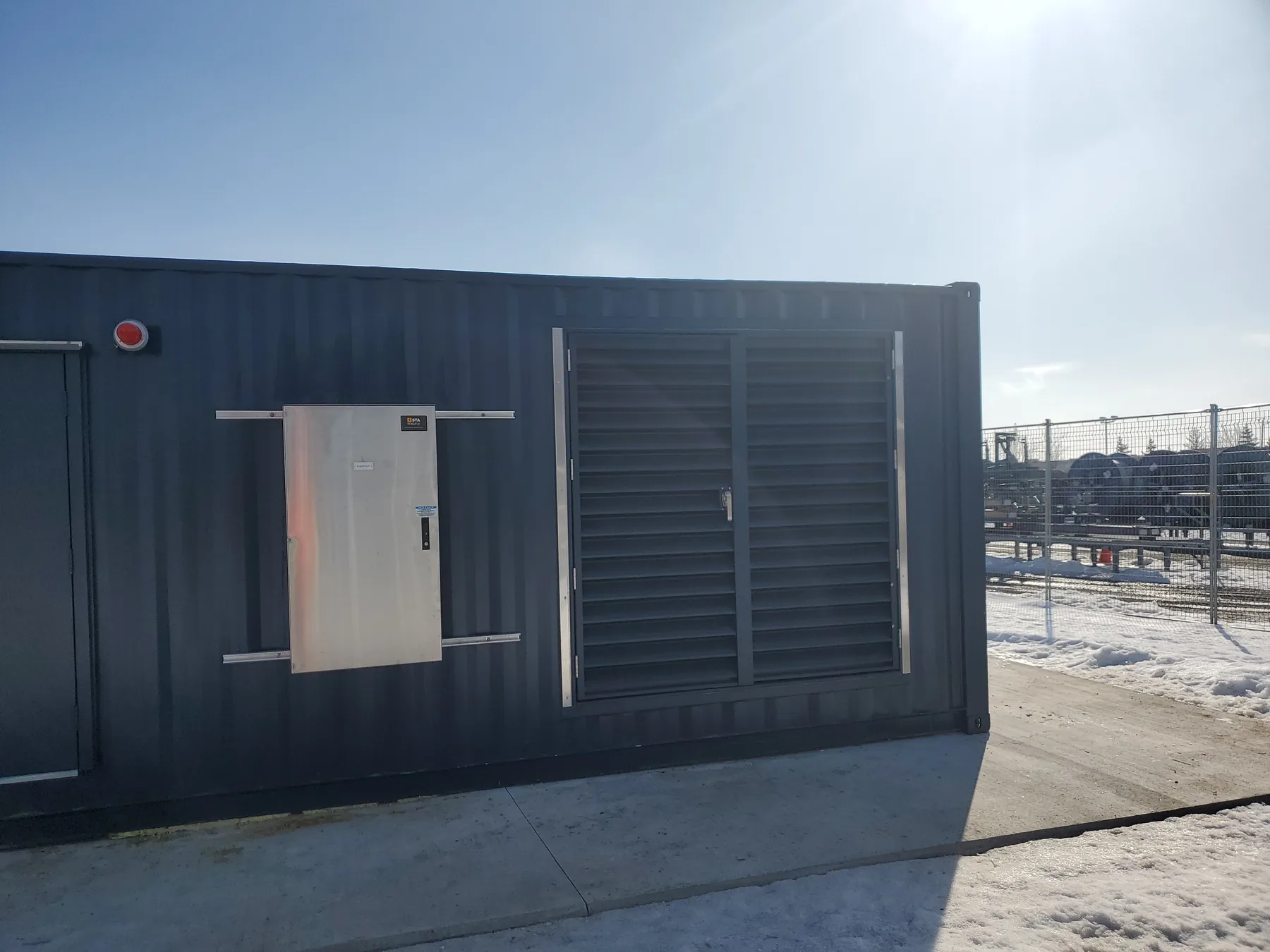Hydro-Québec · Henri-Bourassa — Vue extérieure du conteneur électrique