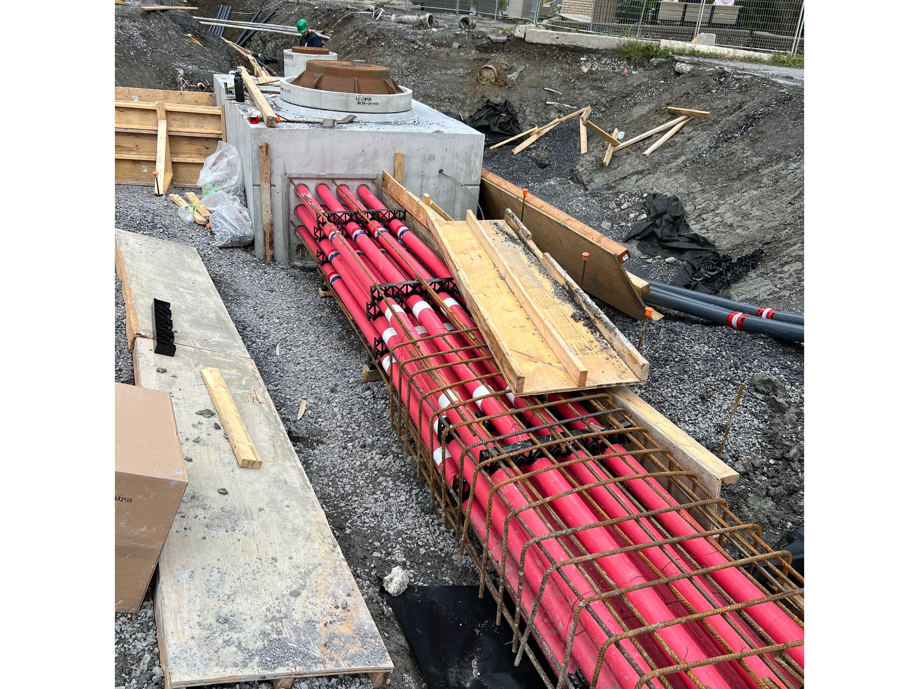 Collège de Maisonneuve — Conduits avant l’enrobage de béton